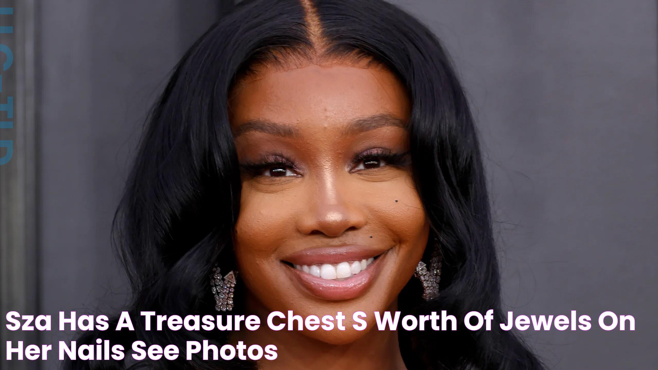 SZA Has a Treasure Chest's Worth of Jewels on Her Nails — See Photos