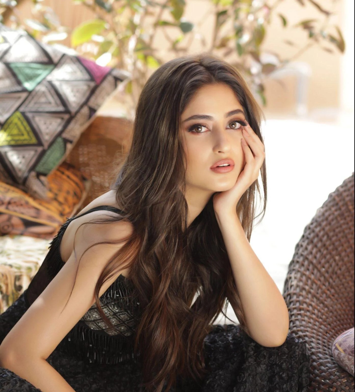 Sajal Aly Biography, Age, Husband, Education, Family & Dramas