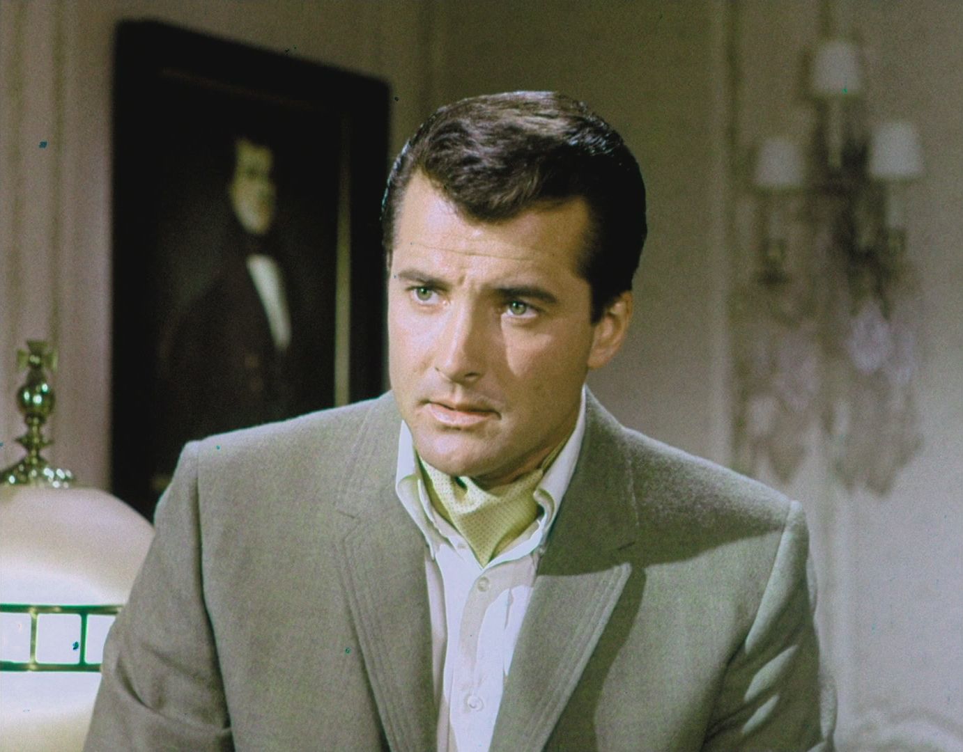 ScreenTest Lyle Waggoner as Bruce Wayne. Lyle waggoner, Bruce wayne