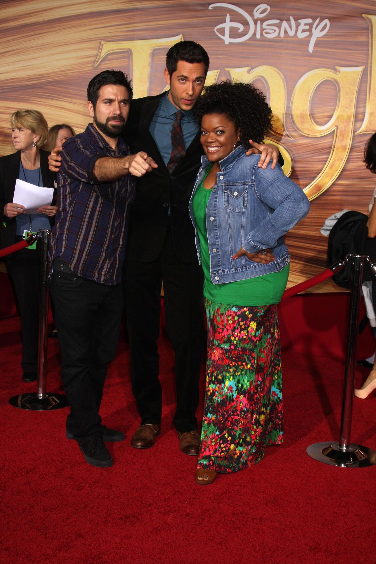 LOS ANGELES NOV 14 Josh Gomes Zachary Levi Yvette Nicole Brown arrives