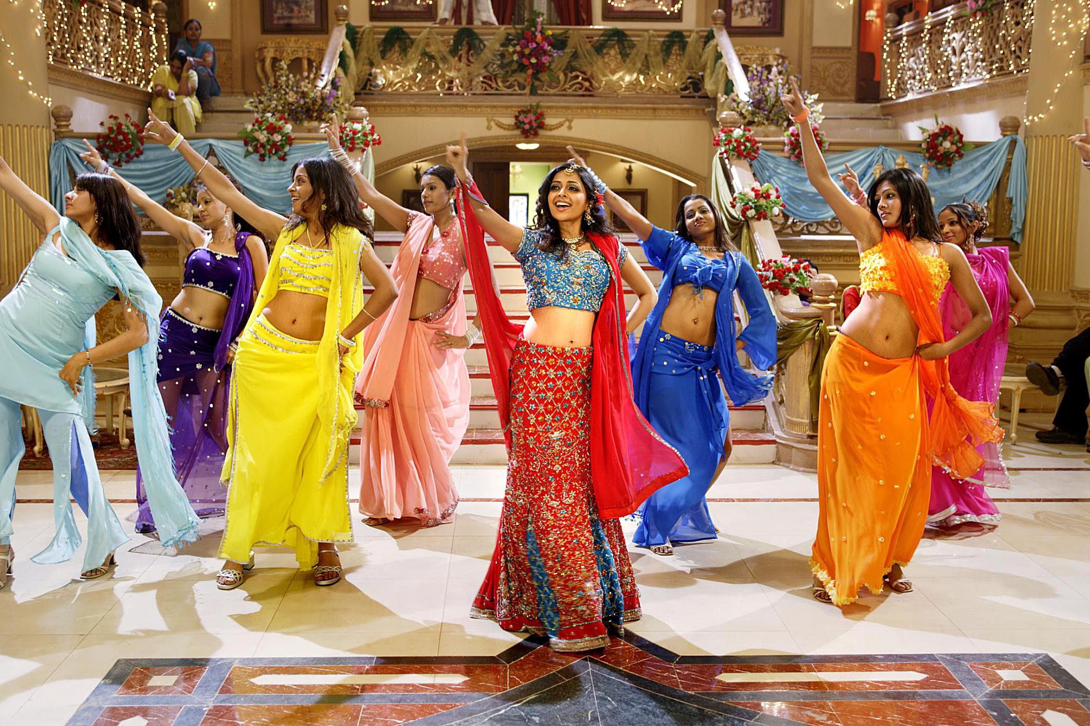 Discover The Magic Of Bollywood With