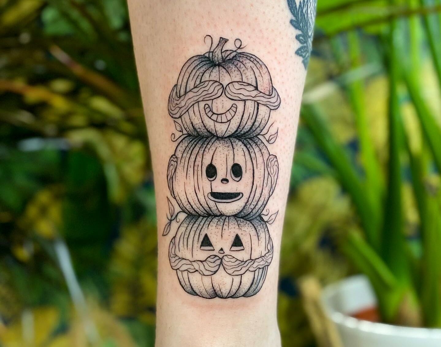 11+ Simple Halloween Tattoo Ideas That Will Blow Your Mind! alexie